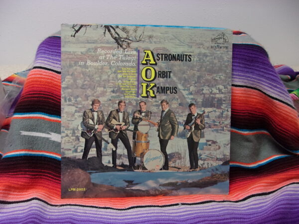 THE ASTRONAUTS "Astronauts Orbit Kampus" LP 1964 Surf Mono RCA Victor ‎LPM-2903